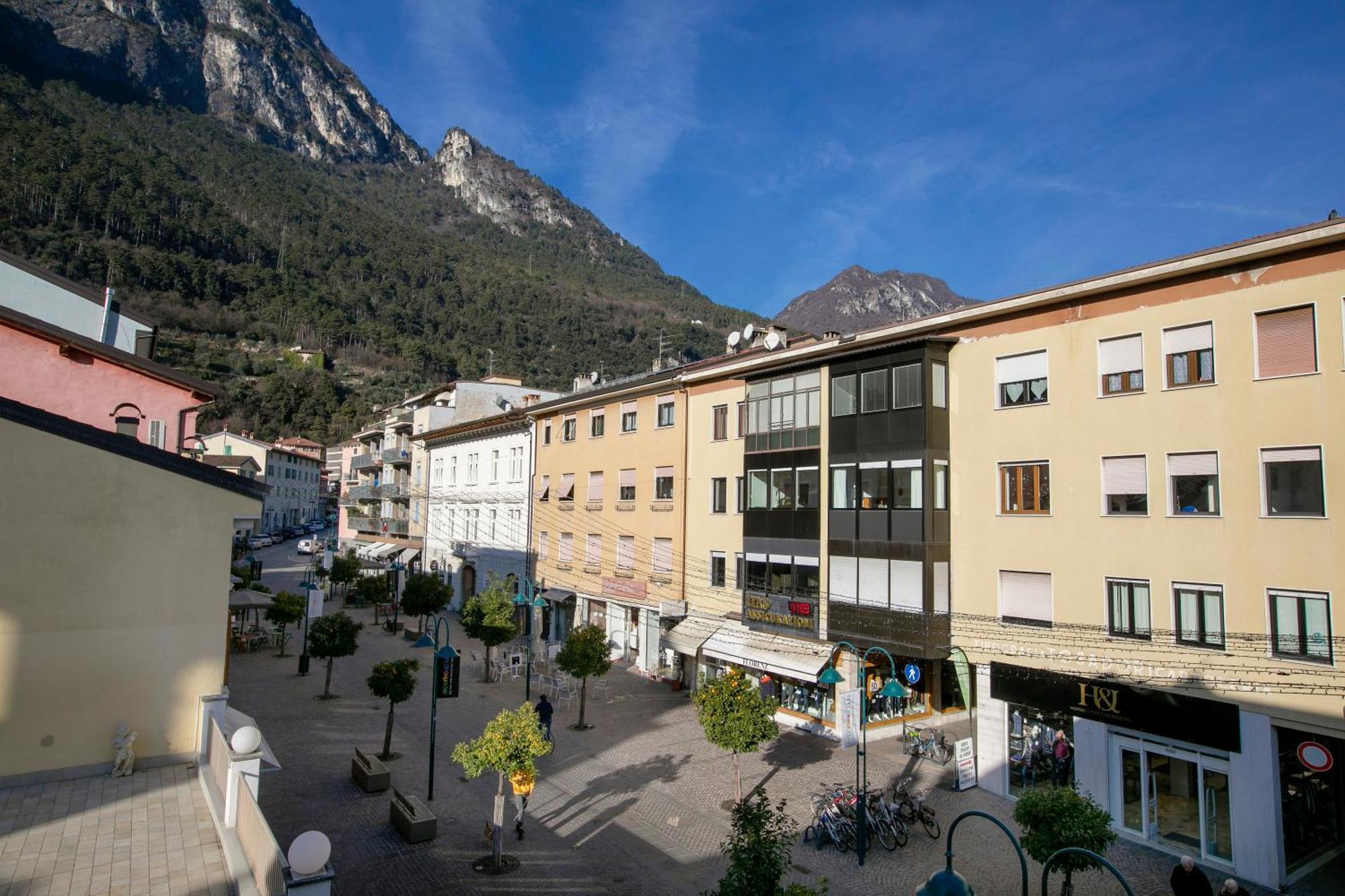 Riva Centro Apartment - Happy Rentals Exterior foto